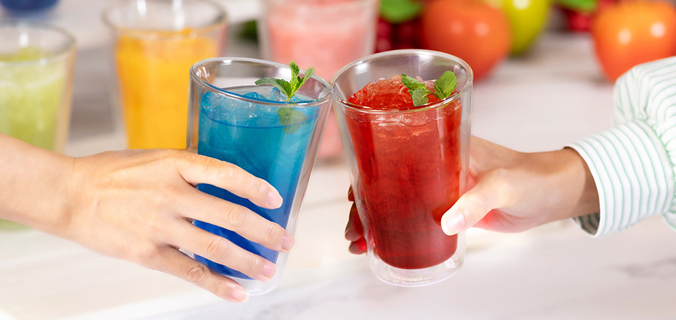 ライブ前に推し色ドリンクを飲んでテンションアップ！　サンパレスの推しドリ、本日新登場♪